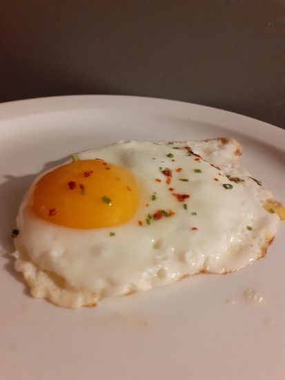 Fried Egg Aesthetic, Eggs Aesthetic, Egg Aesthetic, Sunny Side Up Eggs, Egg Experiments, Sunnyside Up Eggs, Simple Foods, Ramekin Dishes, Sweet Cafe