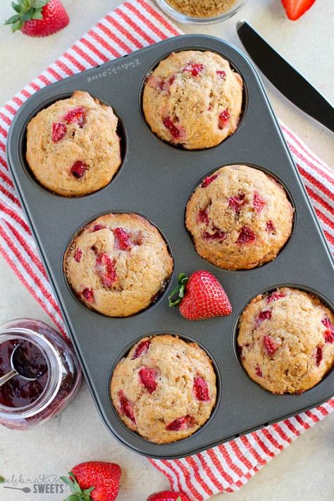 Camping Recipes Dinner, Oatmeal Cupcakes, Wellness Warrior, Peach Cake Recipes, Fluffy Muffins, Wholesome Breakfast, Banana Dessert Recipes, Strawberry Bread, Sweet Easy