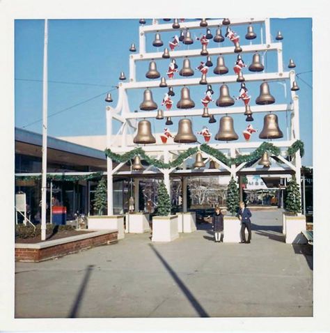 Carillon at the old Garden State Plaza Garden State Parkway, Riverside Plaza, Garden State Plaza, Omaha Old Market, Vintage Mall 1980s, Mall Decor, Mall Stores, Nj Beaches, Vintage Mall