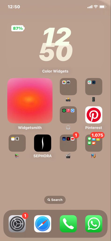 Ios 16 Home Screen Ideas Simple, Ios16 Layout, Ios 16 Homescreen, Iphone Tutorial, Ipad Organizer, Iphone Macbook, Aesthetic Homescreen, Iphone Ideas, Cute Home Screens