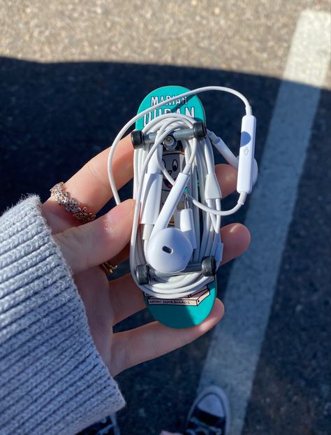 headphones, wired headphones, mini skateboard headphones Fingerboard Design, Wired Headphones Aesthetic, Skateboard Holder, Headphone Outfit, Girls Hbo, Headphones Wired, Mini Skateboard, Skate And Destroy, Skateboard Accessories