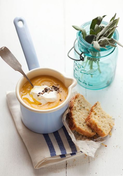 Leek, butternut squash and potato soup from Cannelle et Vanille by Aran Goyoaga ♥★♥ Soup Presentation, Soup And Bread, Savory Soups, Butternut Squash Soup, Bowl Of Soup, Pumpkin Soup, Potato Soup, Delicious Soup, Beautiful Food