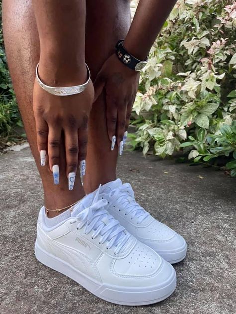 White Puma Shoes, Puma Shoes Women, Shoe Lacing Techniques, White Puma Sneakers, Shoe Basket, Shoe Wishlist, Shoe Inspo, White Shoes Women, Puma Sneakers