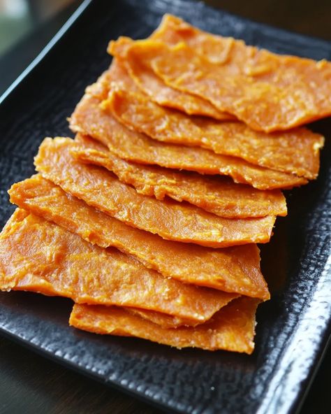 Homemade Sweet Potato Chews for Dogs: A Healthy, Tail-Wagging Treat - mydogrecipe Sweet Potato Chews For Dogs, Diy Dog Treats Healthy, Healthy Homemade Dog Treats, Sweet Potato Juice, Sweet Potato Dog Chews, Sweet Potato Dog, Sweet Potato Dog Treats, Potato Dog, Sweet Potato Slices