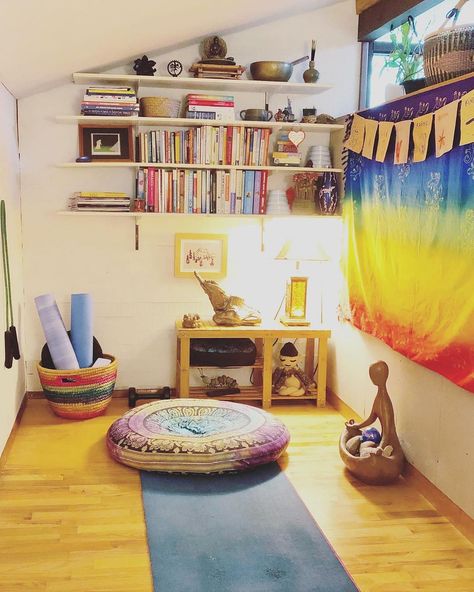 Get inspired with these YOGA ROOM IDEAS. Our images will help you get creative, taking your yoga and meditation room ideas to the next level...Houszed... #yogaroomideas #yogameditationroomideas #smallyogaroomideas #zenyogaroomideas #meditationyogaroomideas #officeyogaroomideas #homeyogaroomideas #homegym/yogaroomideas #homegymyogaroomideas #yogaroomideasathome Yoga Guest Room Ideas, Yoga Meditation Room Ideas, Home Gym Yoga Room, Small Yoga Room, Interior Door Trim Ideas, Yoga Room Ideas, Door Trim Ideas, Meditation Room Ideas, Zen Room Decor