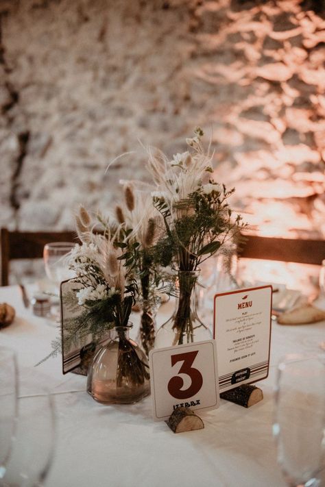 Pallet Table Plan, Wedding Table Styling, Dried Wedding Flowers, Wedding Table Ideas, Dried Flowers Wedding, Wedding In France, Wedding Details Photography, Wedding Table Flowers, Table Plan