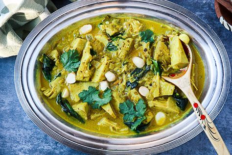 Jackfruit Curry Kaffir Lime Leaves Recipes, Sweet Potato Chickpea Curry, Jackfruit Curry, Canned Jackfruit, Thai Green Curry Paste, Curry Recipes Vegetarian, Jackfruit Recipes, Lime Leaves, Thai Green Curry