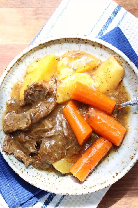 Instant Pot Rocky Mountain Roast--go from a frozen solid to a fork tender roast beef in a couple of hours with the help of your Instant Pot. Roast, potatoes, carrots and gravy is a classic meal that never goes out of style! London Broil Pot Roast, London Broil Crock Pot Recipe, Pot Roast Easy, Tender Roast Beef, London Broil Recipes, Easy Pot Roast, London Broil, Slow Cooker Recipe, Potatoes Carrots