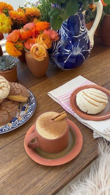 Mexican Theme Coffee Shop, Mexico Aethestic, Mexican Coffee Shop Ideas, Mexican Breakfast Aesthetic, Mexican Coffee Shop Aesthetic, Mexican Cafe Aesthetic, Senora Life Aesthetic, Spanish Coffee Shop, Mexican Coffee Bar Ideas