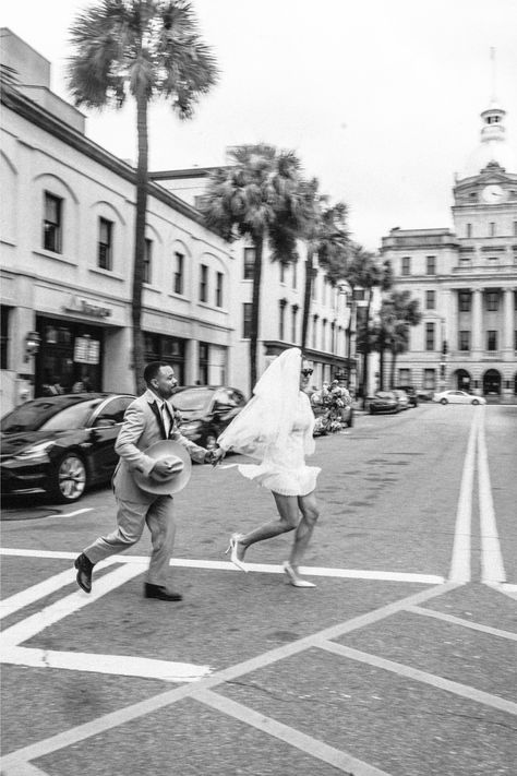 Savannah Elopement Session // Savannah Engagement Photos // Savannah Wedding Photographer // Savannah Photographer // Ashlee C. Photography // Savannah, GA // Elopement Photography // Destination Elopement Photography // Savannah, GA Wedding // What to wear for Elopement Photos // Elopement photo outfit inspo Outfits Savannah Ga, With Love Tattoo, Savannah Georgia Elopement, Ga Elopement, Savannah Photoshoot, Savannah Georgia Engagement Pictures, Savannah Ga Engagement Photos, Engagement Photoshoot Ideas Charleston, Savannah Engagement Photos