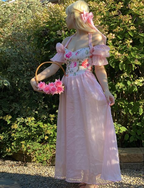 Cottagecore Fashion Spring, Picnic Dress Ideas, Casual Princess Outfits, Aurora Photoshoot, Princesscore Outfits, Mushroom Town, Aesthetic Royalcore, Girly Cottagecore, Princesscore Cottagecore