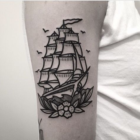 Traditional Ship Tattoo, Stippling Tattoo, Sailboat Tattoo, Boat Tattoo, Traditional Tattoo Inspiration, Autumn Tattoo, Pirate Tattoo, Tattoo Old School, Kunst Tattoos