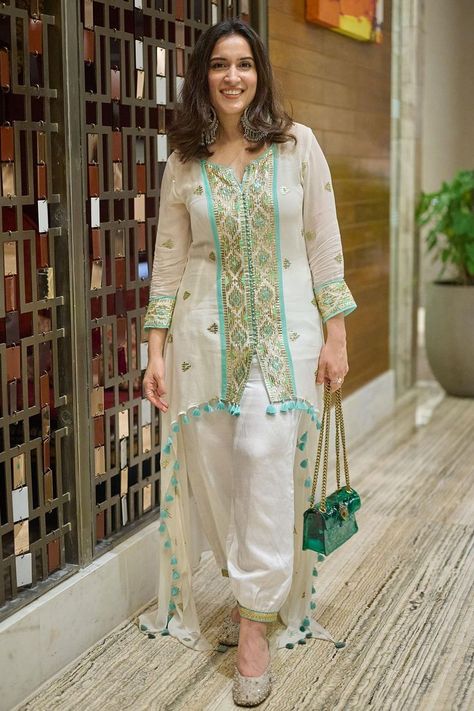 Buy #ivory #kaftan style #kurta with placement #sequin embroidery and blue ikat motifs by #GopiVaid at #AzaFashions Shop online now at #Azafashions.com Call +91 8291990059 or email contactus@azafashions.com for enquiries. #wedding #festive #ethnic #tradional #shopping #shoponline #party #reception #bride Short Kurti And Pants Outfit, Short Kurti Designs Latest Party Wear, Latest Designer Dresses Indian Style, Printed Silk Kurti Designs Latest, Ikat Motifs, Gopi Vaid, Glossy Kitchen, Kaftan Kurta, Fun Dresses