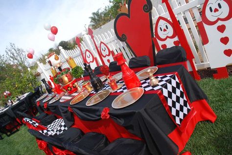 Teen Party Themes, Alice In Wonderland Birthday Party, Queen Of Hearts Alice, Wonderland Birthday Party, Mad Hatter Party, Alice In Wonderland Birthday, Heart Party, Alice In Wonderland Theme, Alice In Wonderland Tea Party