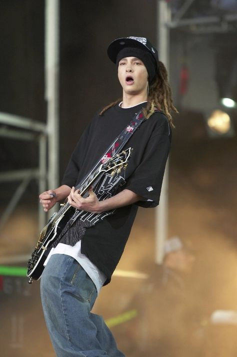 King Tom, Best Guitarist, Tokyo Hotels, Tommy Boy, Tom Kaulitz, Attractive Guys, Tokio Hotel, Guitarist, Guitar