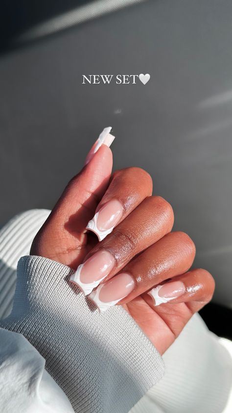 Nails Designs Neutral, Coffin Nail Art Designs, Short Nails Nail Art, Neutral Nails Acrylic, Coffin Nail Art, Nail Art For Short Nails, Art For Short Nails, Graduation Nails, Nail Art Easy