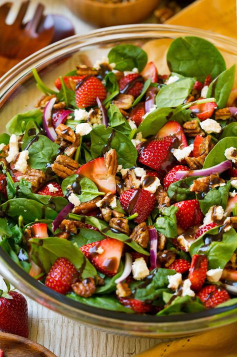 Candied Pecans For Salad, Strawberry Salad Recipe, Strawberry Spinach Salad, Homemade Balsamic Vinaigrette, Salad With Balsamic Dressing, Spring Salad Recipes, Spinach Salad Recipes, Resep Salad, Strawberry Spinach