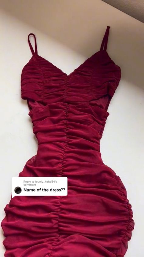 Diy Prom Dress Pattern, Euphoria Ashtray, Red Dress Ideas, Red Hoco Dress, Red Hoco Dresses, Green Hoco Dress, Diy Prom Dress, Party Dress Outfit, Prom Dress Pattern