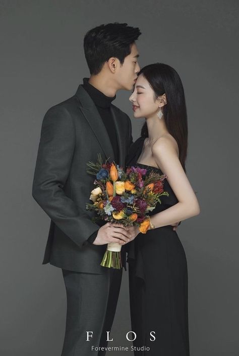 Korean Prewedding Photography, Prenuptial Photoshoot, Photo Romantic, Shooting Studio, Korean Couple Photoshoot, Korean Wedding Photography, Pre Wedding Photoshoot Outfit, Wedding Photo Studio, Wedding Photoshoot Props