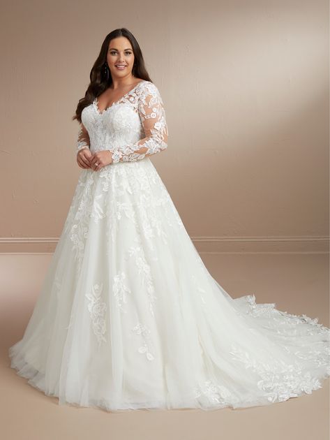 Wedding Dress For Chubby Brides, Wedding Dress Big Size, Wedding Dresses For Petite Brides, Unique Plus Size Wedding Dresses, Dye Wedding Dress, Christmas Wedding Dresses, Dress For Chubby, Petite Bride, Plus Wedding Dresses