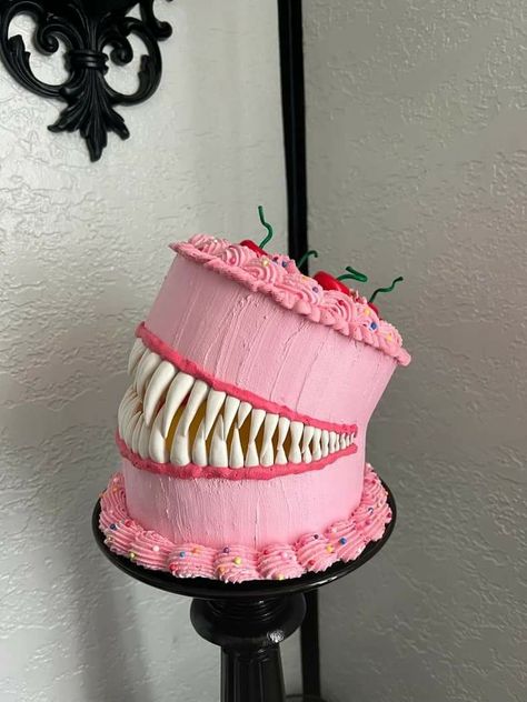 Cake Recipes Halloween, Halloween Food Recipes, Halloween Birthday Cake, Monster Food, Spooky Cake, Fake Cakes, Party Monster, Adult Party Themes, Monster Cake