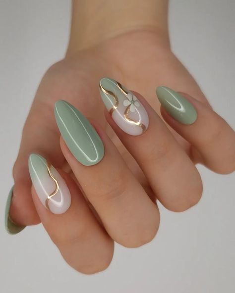 Alina Hoyo Nail Artist | Who said that autumn is all about dark colors?? Tell me: would you wear this set right now? . . . . #nailtrends2022 #naildesigns… | Instagram Cute Coffin Shaped Nail Designs, Green Color Nails Art Designs, All Color Nails, Green Color Nail Art, Nail Art Green And Gold, September Nails Green, Nails With Sage Green Dress, Nails With 2 Colors, Nail Inspo Sage Green