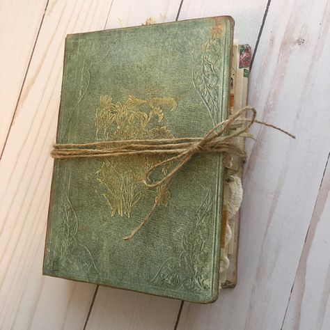 112 Junk Journal Ideas! - The Graphics Fairy Vintage Journal Cover, Field Journal, Fairy Vintage, The Graphics Fairy, Vintage Notebook, Graphics Fairy, Beautiful Journals, Mini Journal, Vintage Junk