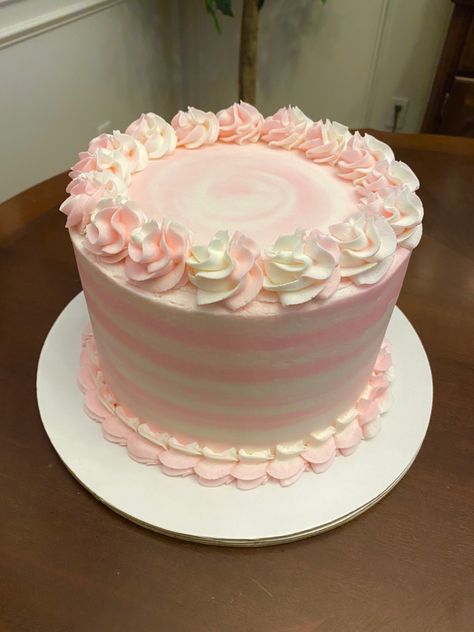 Pink And White Birthday Party Ideas Decoration, Pink And White Bday Cake, Simple Pink And White Cake, Pink And White Cake Designs, Pink And White Smash Cake, Pink Circle Cake, White And Pink Birthday Cake, Light Pink Birthday Cake, Simple Pink Cake