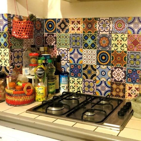 Kitchen tile decals are the easiest way to add color and spruce up your kitchen in a way that won’t cause any damage to your walls or surfaces. When you add our stickers, you add personality and a sense of liveliness that turns your house into a home. Moracan Theme Kitchen, Bright Farmhouse Kitchen, Talavera Tile Kitchen Backsplash, Talavera Tile Kitchen, Over The Cabinet Kitchen Decor, Talavera Kitchen, Sticker Tiles, Mexican Style Kitchens, Pastel Kitchen Decor