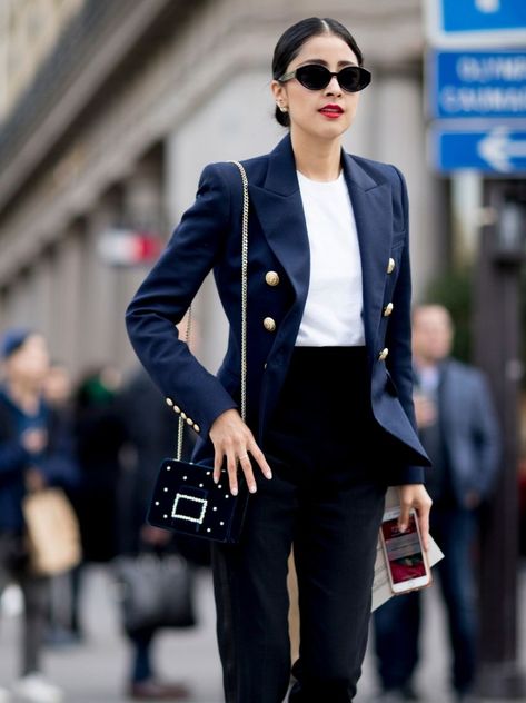 10 outfits con blazer azul marino para sentirte confiada en la oficina Outfit Blazer Azul Marino, Outfits Con Blazer Azul, Blue Blazer Outfits For Women, Blue Blazer Outfit, Outfit Elegantes, Outfit Blazer, Blazer Outfits For Women, Uni Outfits, Work Chic