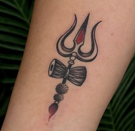 Latest 50 Trishul Tattoo Designs, With Meaning For Men and Women - Tips and Beauty Om Trishul Tattoo, Tattoo Designs With Meaning, Indian Tattoo Design, Designs With Meaning, Trishul Tattoo Designs, Trishul Tattoo, Om Tattoo Design, Tattoo Design For Hand, Latest Tattoo Design