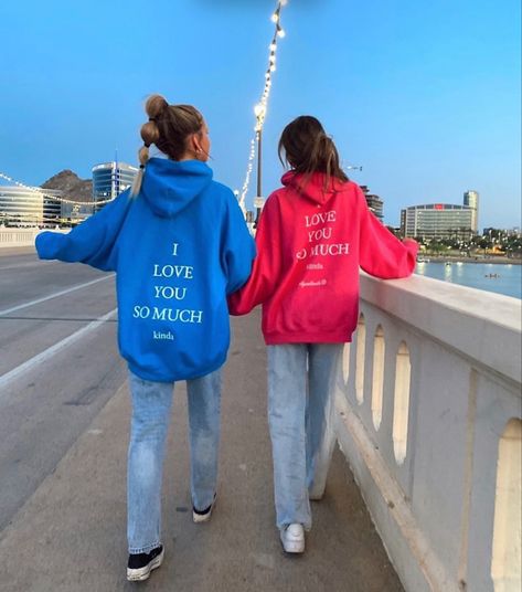 Best Friend Sweatshirts, Best Friend Hoodies, Tempe Town Lake, Cute Beach Pictures, Bff Matching, Aesthetic Sweaters, Best Friend Challenges, Sorority Big Little, Matching Hoodies