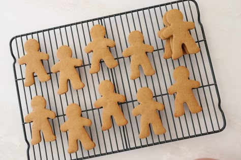 Simple No Spread Gingerbread Cut Out Cookie Recipe - NOLA Cookie Studio Gingerbread Men Recipe, Royal Icing For Cookies, Baking Gingerbread Cookies, Icing For Cookies, Pumpkin Spice Cookie Recipe, Cut Out Cookie, Best Gingerbread Cookies, Gmail Hacks, Cut Out Cookie Recipe