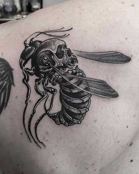 Creepy Bee Tattoo, Creepy Patchwork Tattoo, Dark Tattoo Ideas, Insect Tattoo, Bug Tattoo, Scary Tattoos, Creepy Tattoos, Horror Tattoo, Dark Art Tattoo