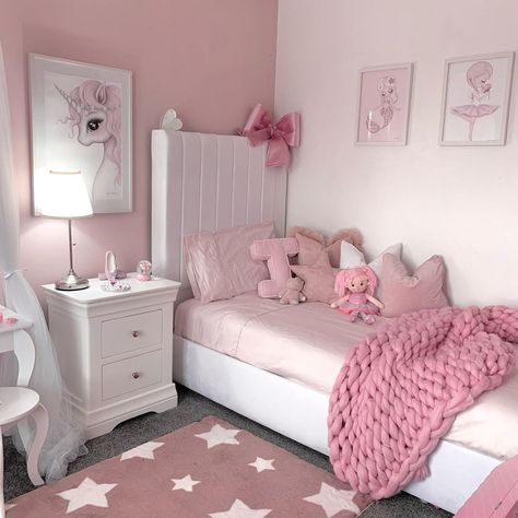 Pink And White Girls Bedroom, White Girls Bedroom, Baby Room Storage, Pink Bedroom Walls, Princess Bedrooms, Pink Bedroom For Girls, Toddler Girl Room, Bedroom Decor Design, Kids Room Inspiration