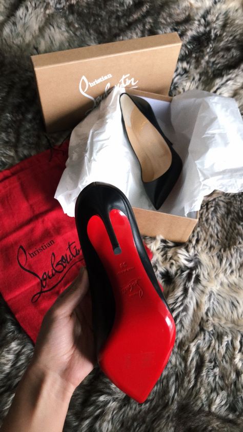 Louboutin pigalle follies 100 Christian Louboutin Aesthetic, Louboutin Aesthetic, Pigalle Follies, Louboutin Pigalle, Video Call With Boyfriend Screen Photo, Arabian Women, High End Shoes, Corporate Outfits, Louboutin Heels