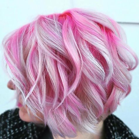 Pink Wavy Bob With Platinum Highlights Pink Hair Highlights, Pink Short Hair, Blonde Hair With Pink Highlights, Pink Streaks, Tan Skin Blonde Hair, Pink Blonde Hair, Hot Pink Hair, Neon Rose, Transitioning Hairstyles