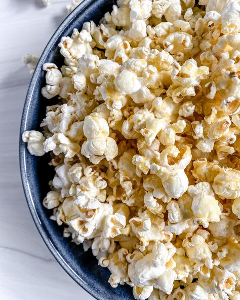 Popcorn Diet, Sweet And Salty Popcorn, Salty Popcorn, Homemade Popcorn, Healthy Snack Options, Vegan Sides, Popcorn Recipes, Gluten Free Snacks, Free Snacks