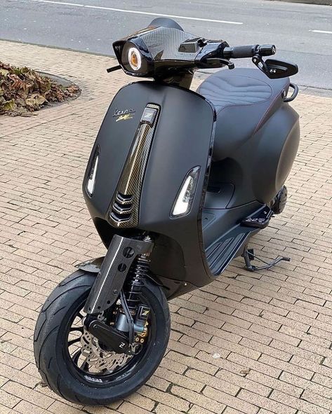 Vespa Lxv, Custom Vespa, Honda Bobber, Vespa Ape, Vespa S, Electric Moped, Vespa Sprint, Moto Car, Vespa Gts