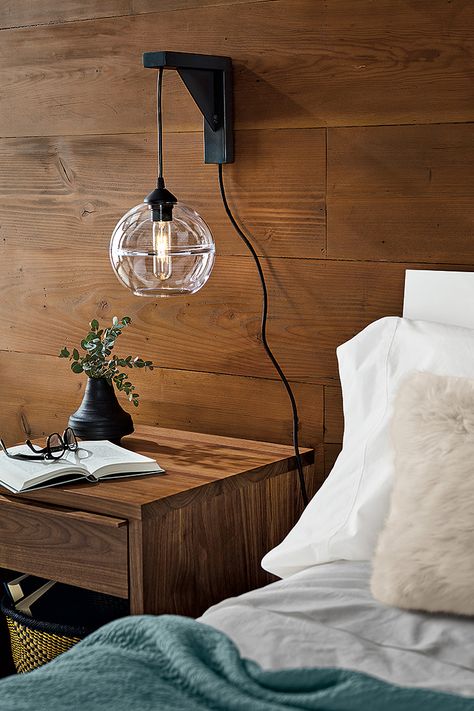 pendant light above a nightstand with a wall mount Modern Bedroom Lighting, Plug In Pendant Light, Diy Lampe, Pendant Lighting Bedroom, Wall Sconces Bedroom, Sconces Bedroom, Modern Bedroom Furniture, Modern Wall Sconces, Bedside Lighting