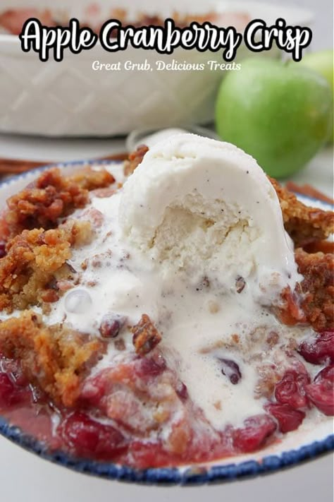 Apple Cranberry Crisp Apple Cranberry Crisp Recipe, Cranberry Recipes Dessert, Cranberry Crisp, Apple Cranberry Crisp, Caramel Apple Crumble, Cranberry Dessert, Raspberry Crumble, Pecan Topping, Apple Puff Pastry