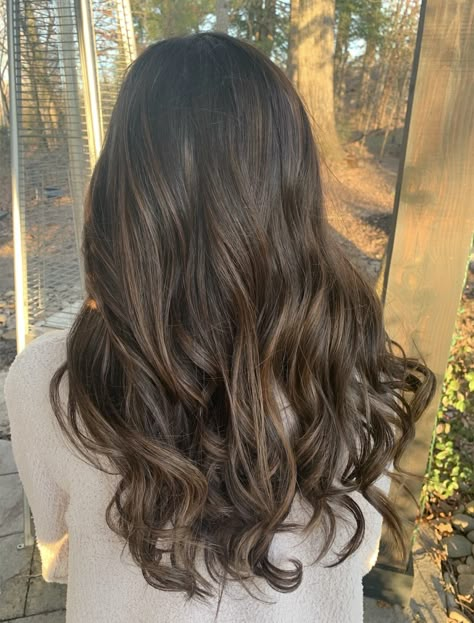 Pinterest- ellagheim Dark Brown Hair With Lived In Highlights, Lived In Dark Brown Balayage, Subtle Cool Brown Balayage, Dark Brown Lived In Color, Subtle Ash Brown Balayage On Black Hair, Bleach Brown Hair, Dark Brown Hair Balayage, Winter Hair Color Trends, Hair Stayl