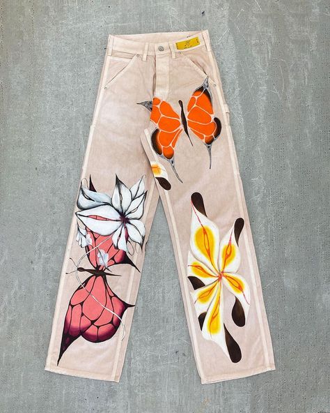 Juliet Johnstone’s Instagram post: “SOLD 🌟 #232⁣ 🌟 24x30⁣ 🌟 Hand painted and numbered ⁣ 🌟 Custom” Hand Painted Clothing Diy Ideas, Sweatpants Ideas, Juliet Johnstone, Hand Painted Clothes, Denim Painting, Custom Pants, Custom Jeans, Print Denim, Painted Jeans