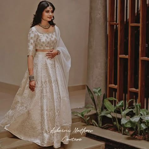 Half White Anarkali Dress, Off White Banarasi Lehenga, Offwhite Lehenga Combination, White Dhavani, Cream Half Saree, Madhuramveppu Ideas, Banarasi Bride, Madhuramveppu Dress, White Lehenga Bridal