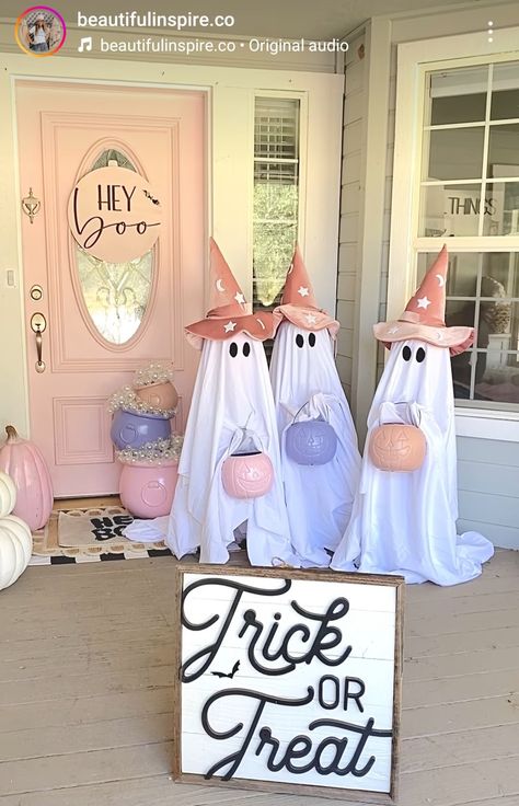 Cute Halloween Decor, Halloween Decor Diy, Halloween Decor Ideas, Ghost Diy, Casa Halloween, Scary Decorations, Halloween Garland, Fall Halloween Decor, Pink Halloween