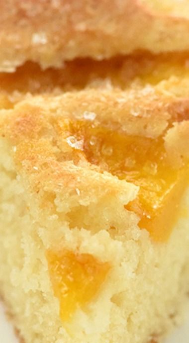 Peach Cobbler Snack Cake, Easy Peach Cake Recipe, Fresh Peach Cake Recipe, Summer Peach Cake, Fresh Peach Cake, Peach Dishes, Peach Cake Recipe, Peach Cake Recipes, Ladybug Cakes