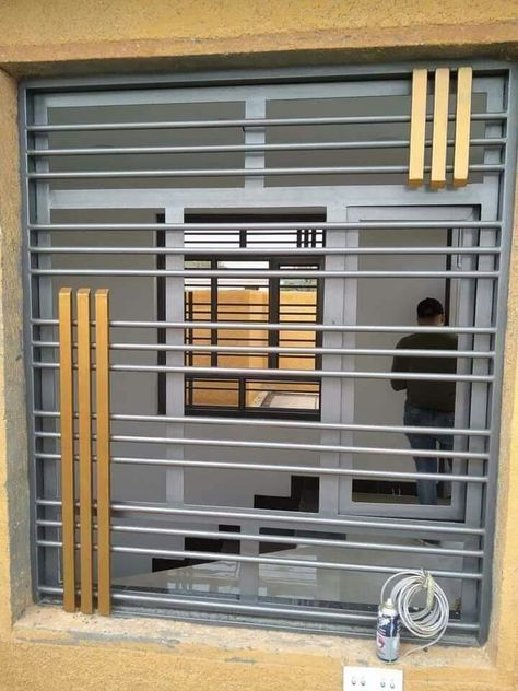 Iron Window Grill Modern Interior Design, Khidki Design, Fancy Window, Windows Grill, Hand Bags Ideas, Iron Window Grill, Modern Window Design, Grill Designs, Modern Window Grill