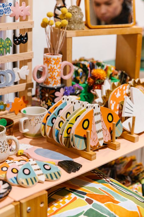 Gallery - The Finders Keepers Diy Craft Display Stands, Art Gallery Display Ideas, Ceramic Market Display, Pottery Market Display, Booth Set Up, Art Market Booth, Art Market Display, Ceramics Display, Pottery Booth Display