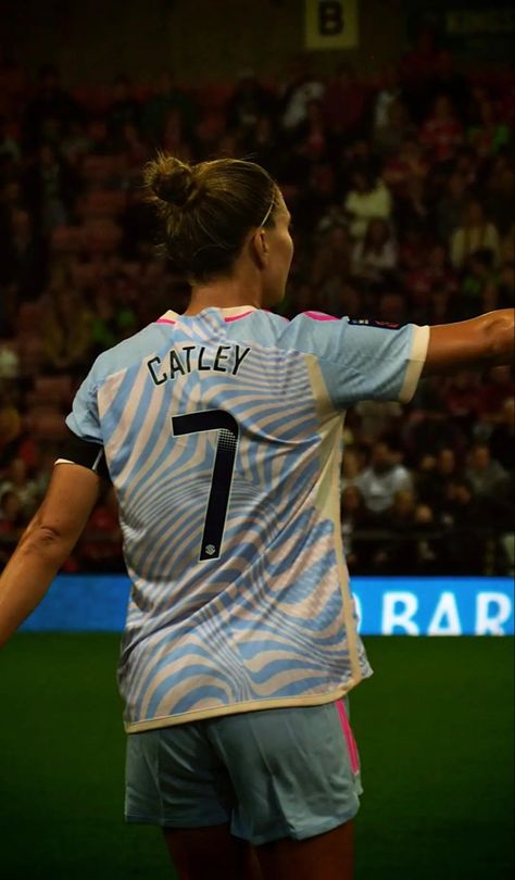 Steph Catley Arsenal, Steph Catley, Arsenal Fc Wallpapers, Soccer Hairstyles, Arsenal Wfc, Soccer Hair, Arsenal Women, Arsenal Ladies, Women’s Soccer