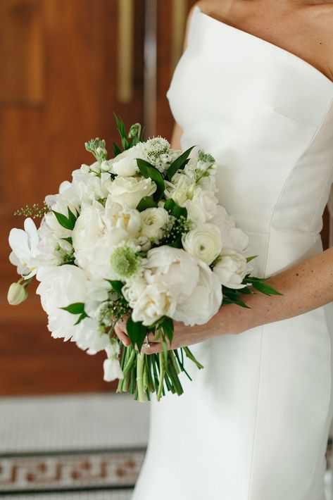 Georgian Hall venue in Athens, Ga. Modern, classy, and romantic traditional wedding. Classic white and green wedding florals. Urban Chic Wedding, Bridal Bouquet Spring, Jose Villa, Green Bouquet, All White Wedding, White Wedding Bouquets, Second Line, Athens Ga, White Wedding Flowers